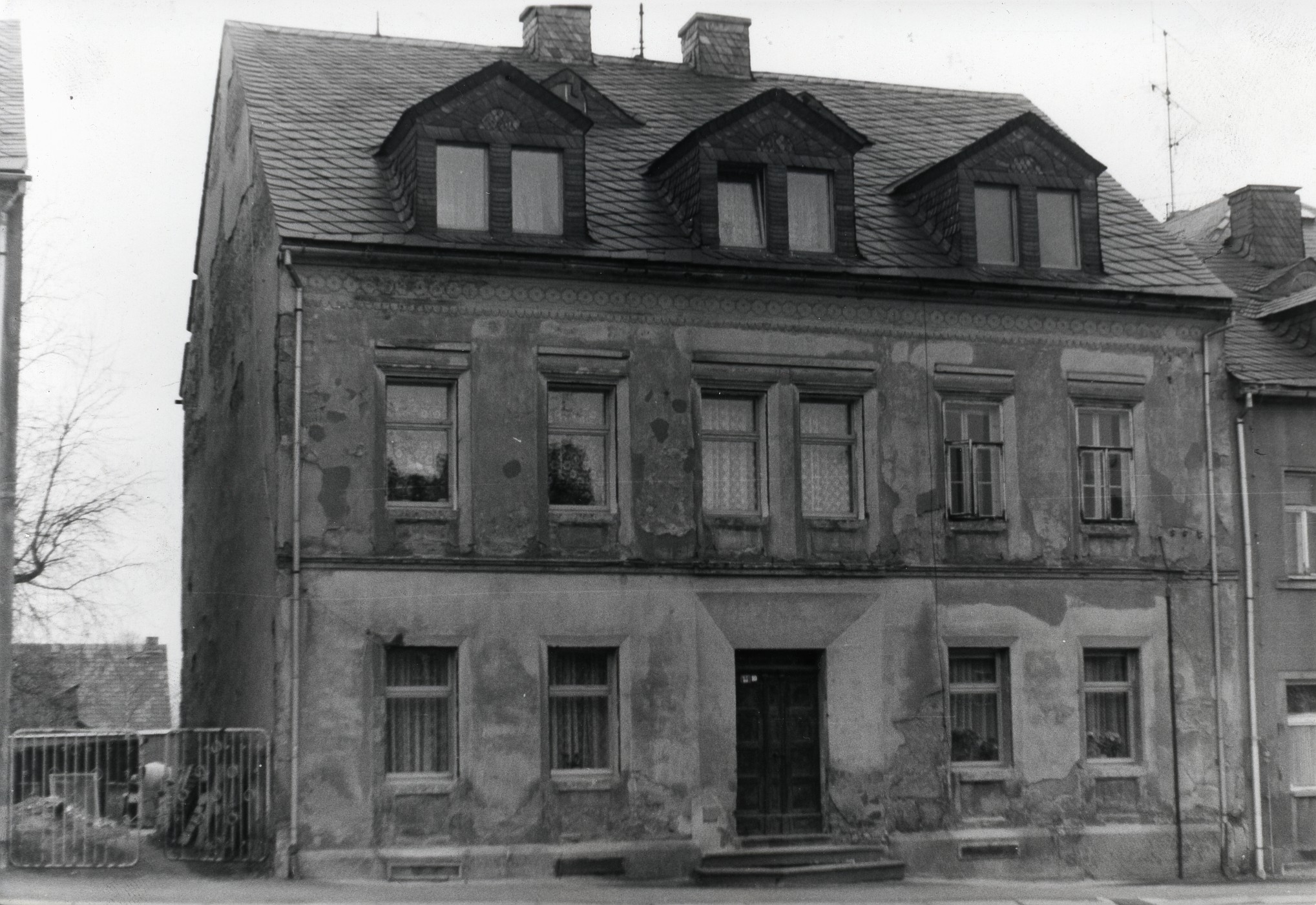 Blick auf Haus Durchgang Poststrasse alt